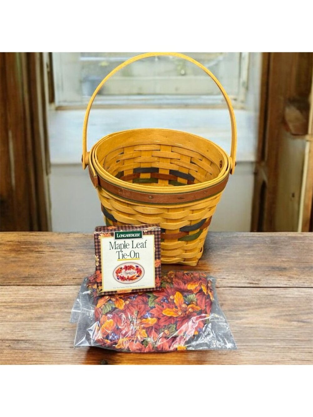 Longaberger 1996 Basket Maple Leaf Shades of Autumn Liner Protector Tie-On
